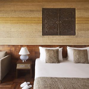 Executive Suite Partial Sea View King Bed